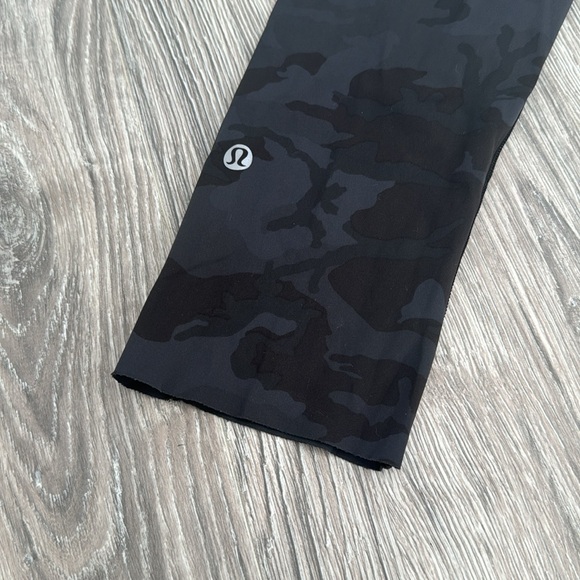 Lululemon crop leggings - Picture 3 of 4